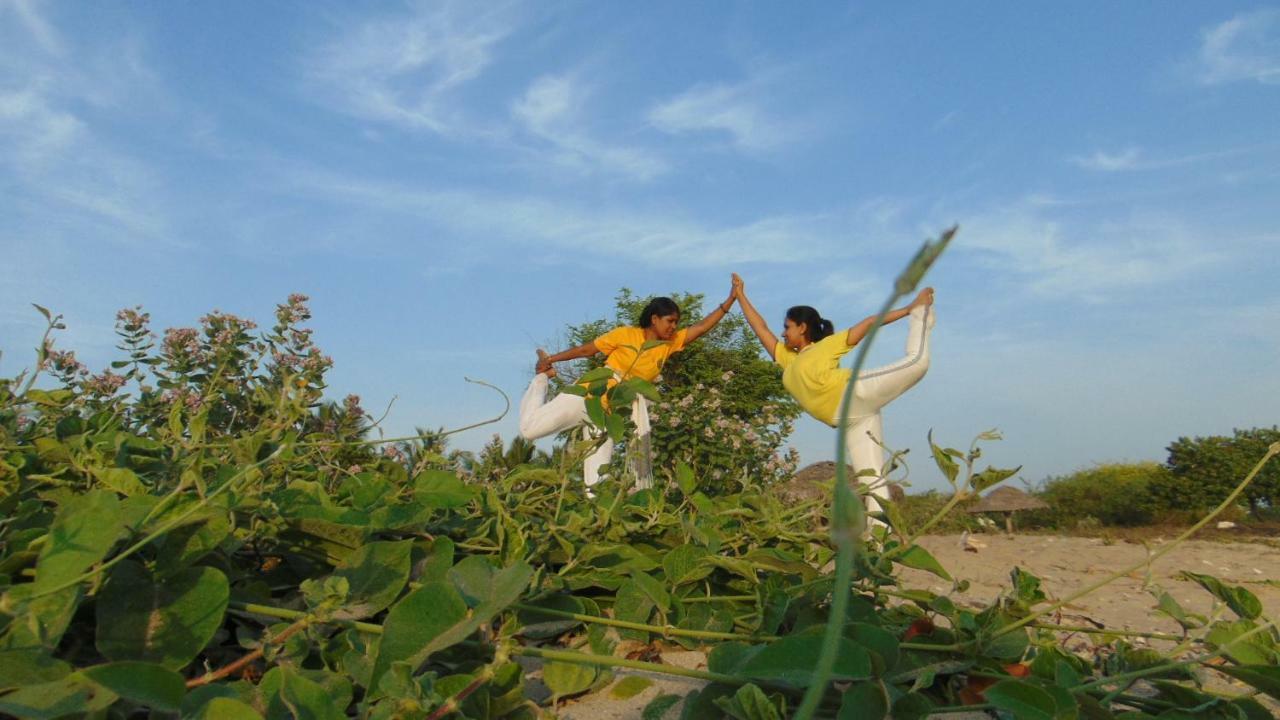 Giman Free Beach Resort Passikudah Buitenkant foto